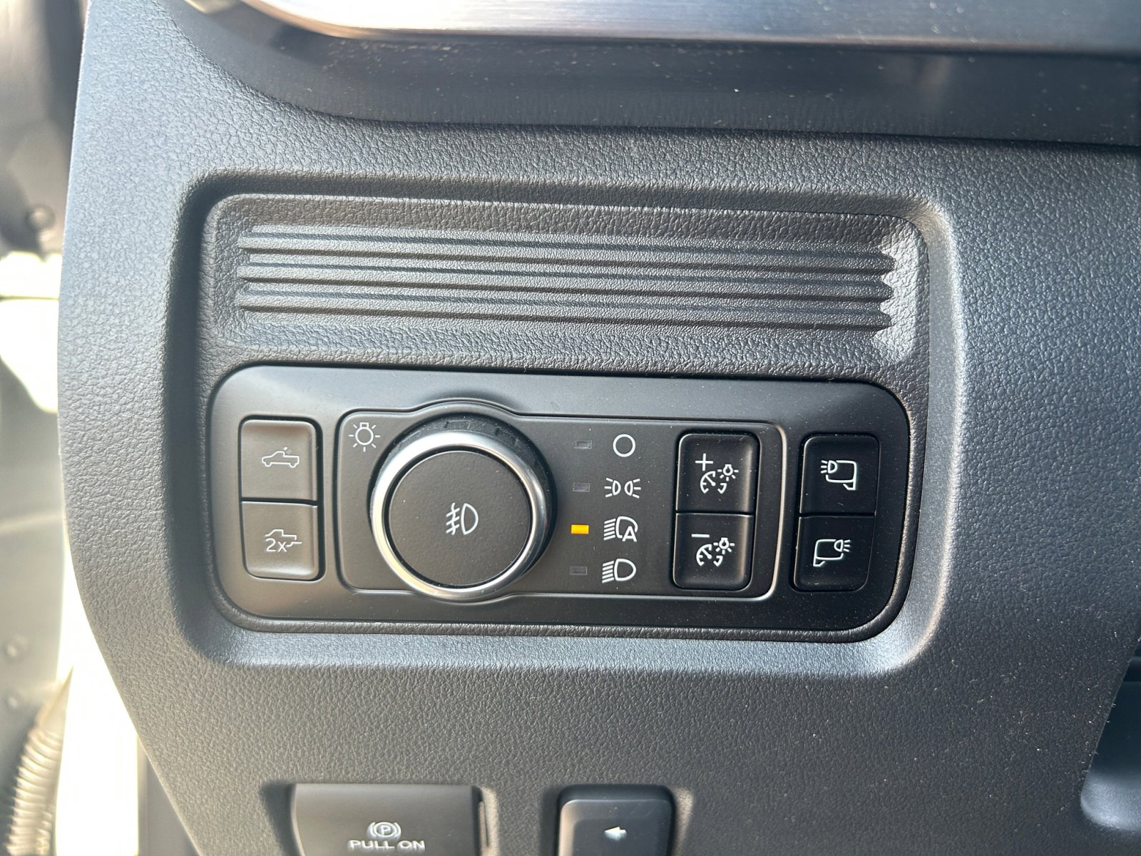 New 2025 Ford F250 Lariat w/ Lariat Ultimate Package image 13