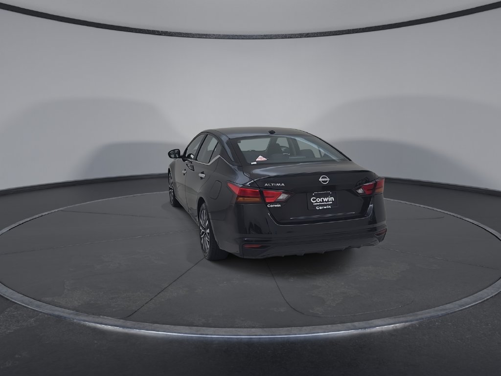 Used 2025 Nissan Altima 2.5 SV FWD image 14