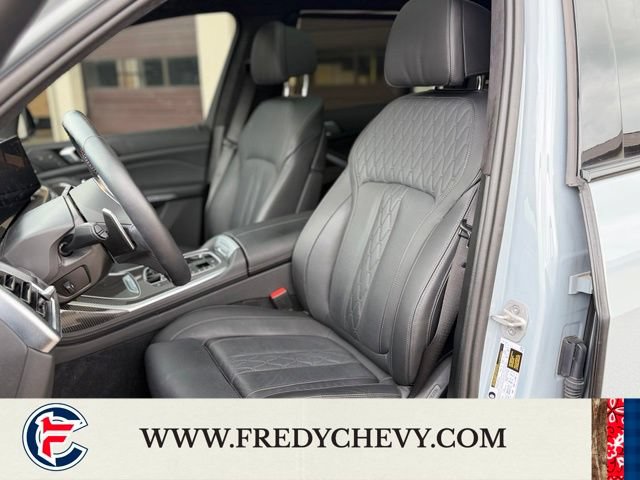 Used 2025 BMW X7 M60i AWD/4WD image 26