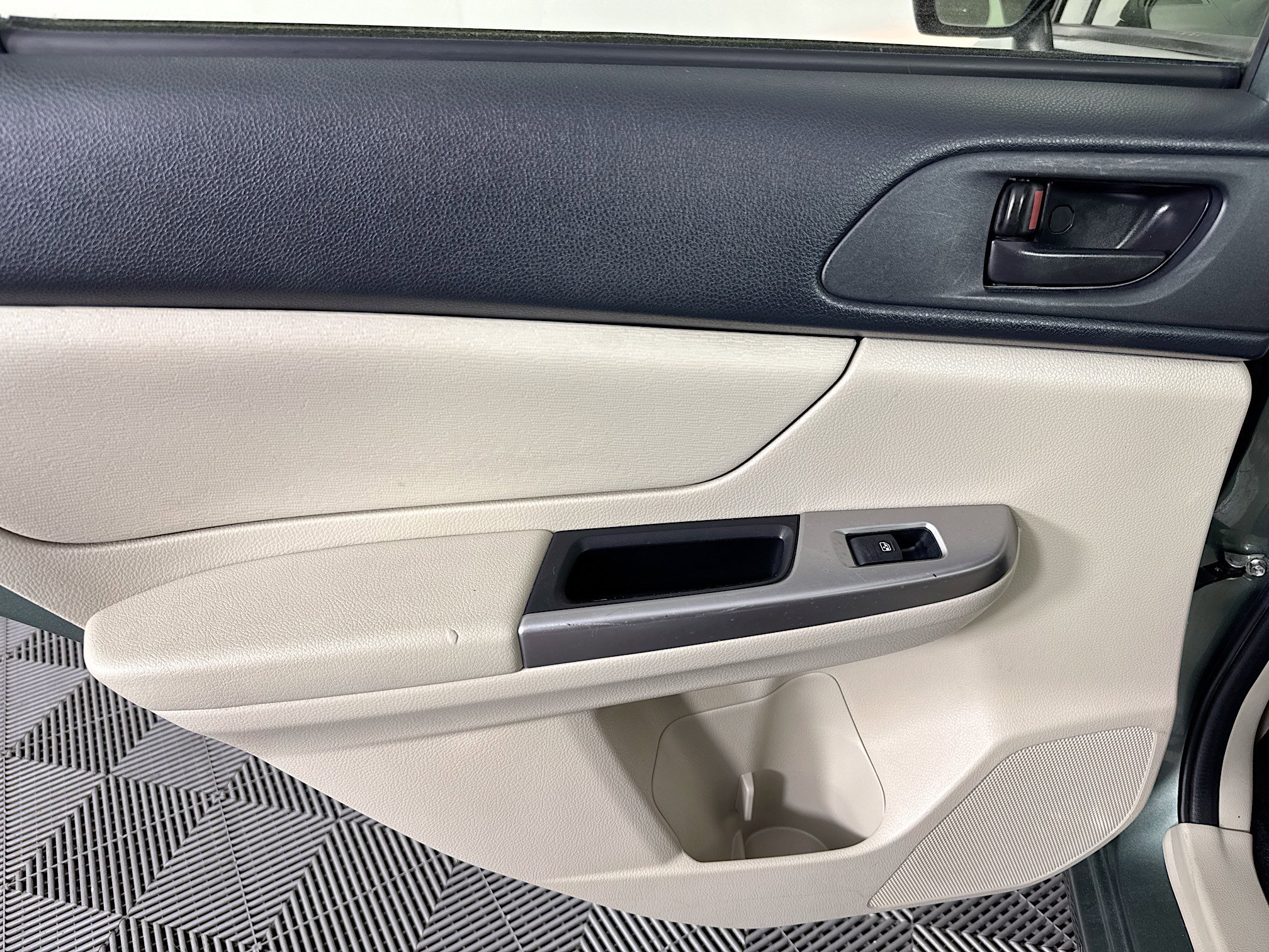 Used 2016 Subaru Impreza 2.0i image 24