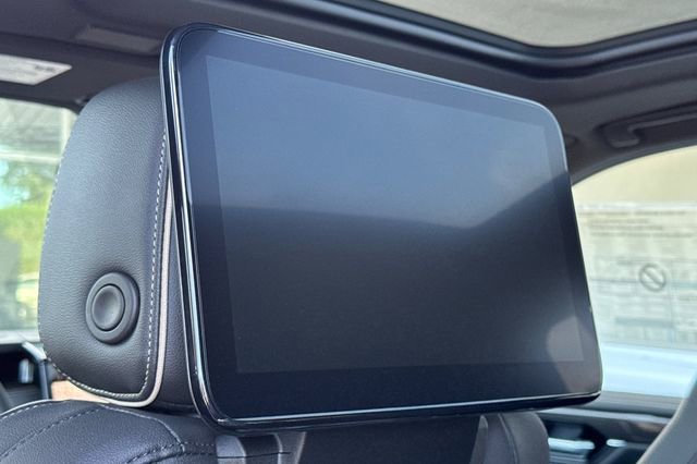 New 2026 GMC Yukon XL Elevation w/ Elevation Premium Package image 17