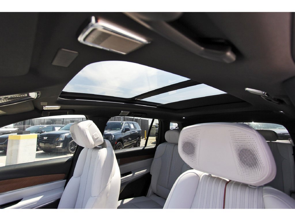 New 2027 Cadillac Vistiq Luxury AWD/4WD image 24