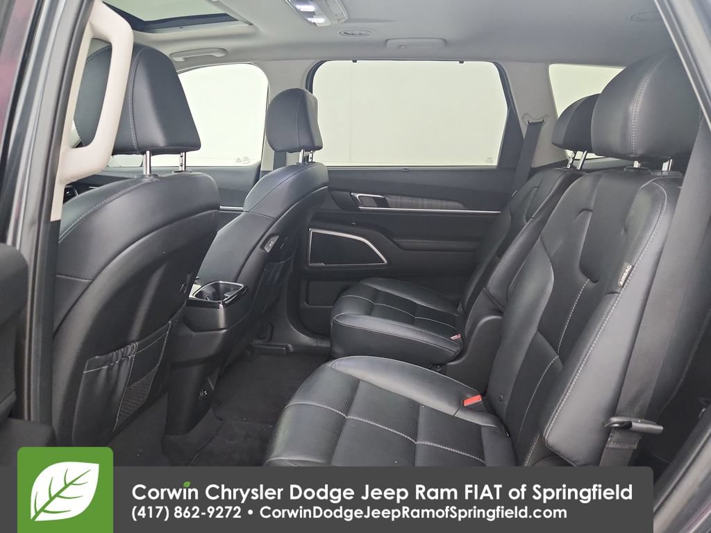Used 2024 Kia Telluride EX w/ EX Captain's Chair Package FWD image 30
