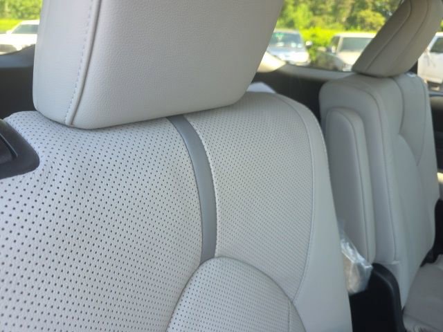 Used 2025 Toyota Grand Highlander AWD image 10