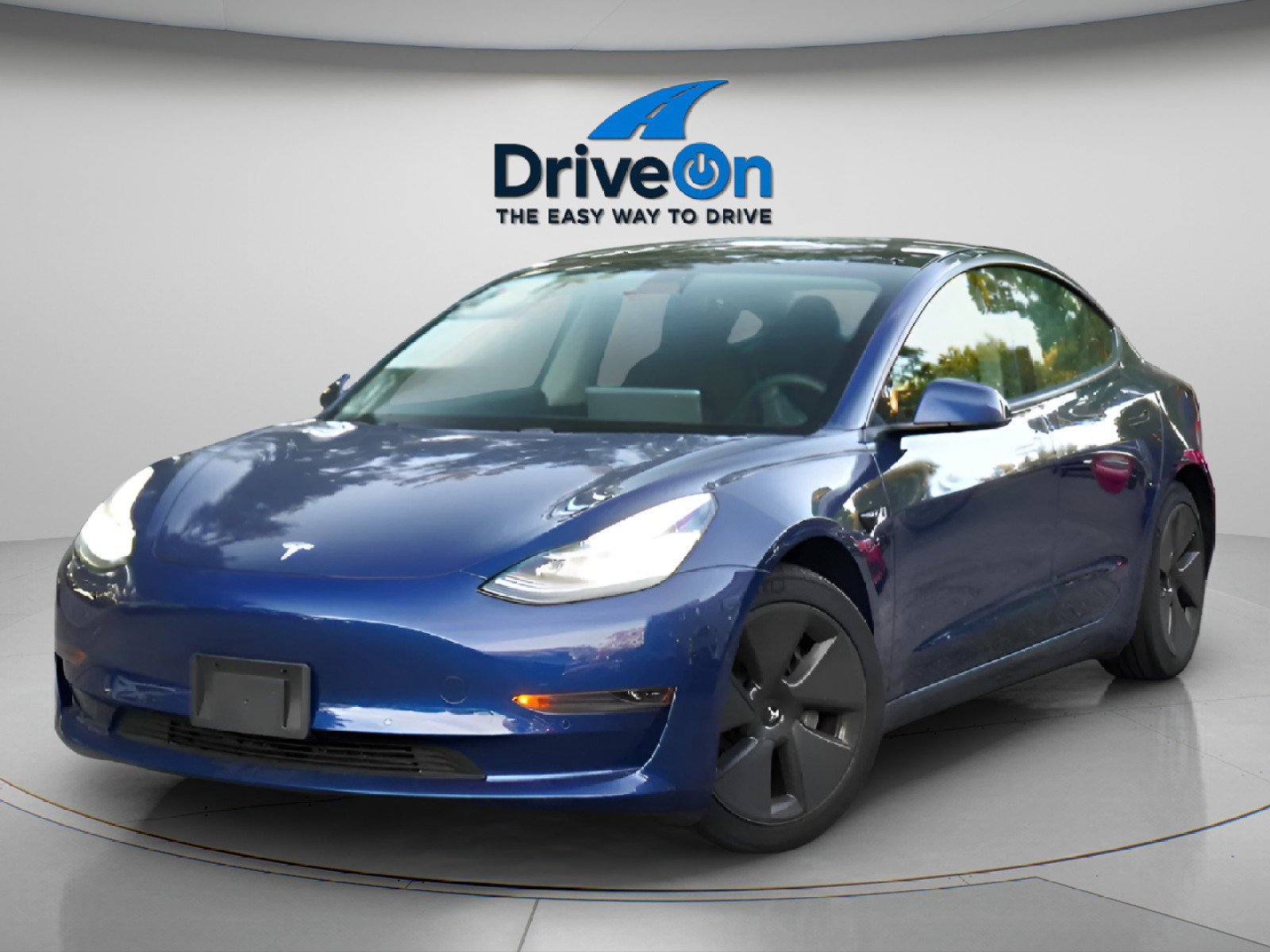 Used 2021 Tesla Model 3 Standard Range Plus image 2