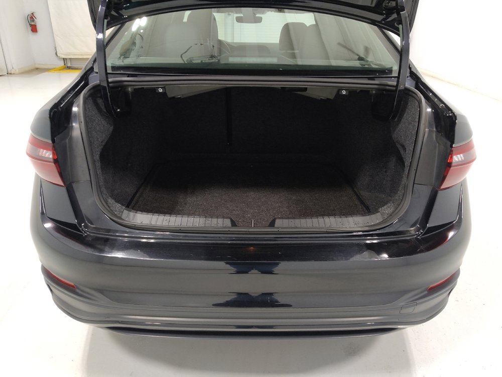 Used 2024 Volkswagen Jetta SE image 29