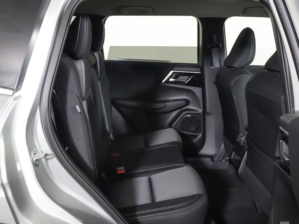 New 2026 Mitsubishi Outlander ES image 31