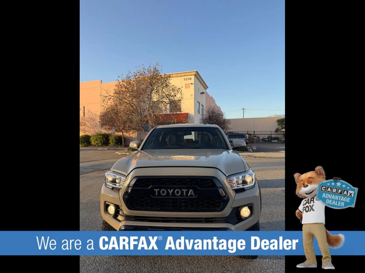 Used 2017 Toyota Tacoma TRD Off-Road w/ Premium & Technology Package image 23