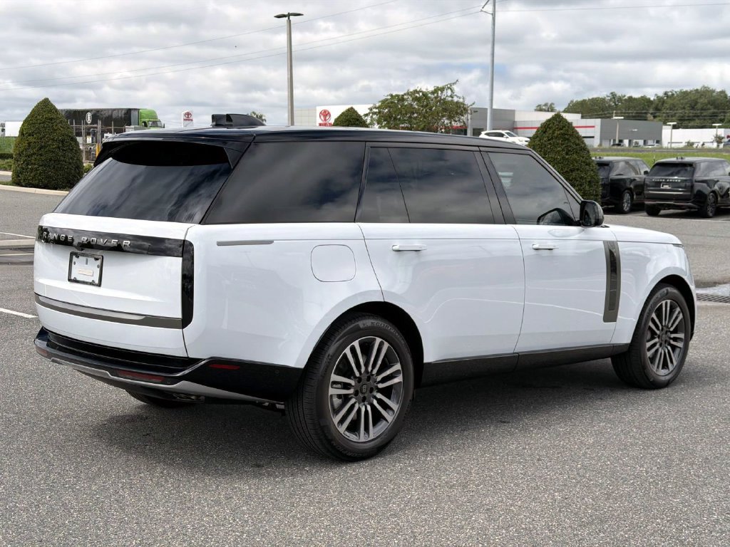 New 2027 Land Rover Range Rover Long Wheelbase SE AWD/4WD image 5