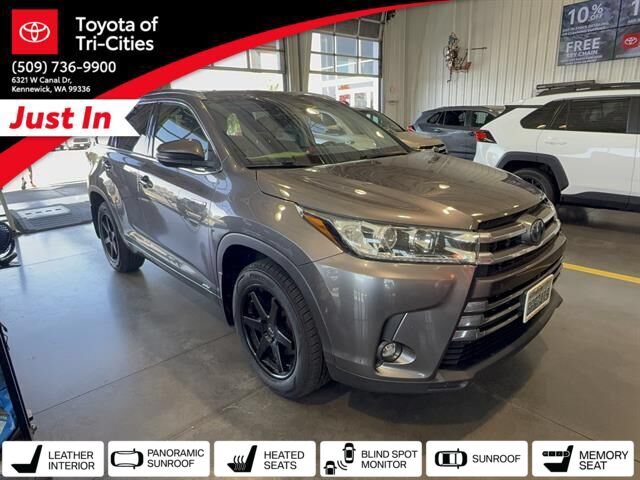 Used 2019 Toyota Highlander Limited Platinum AWD/4WD image 32