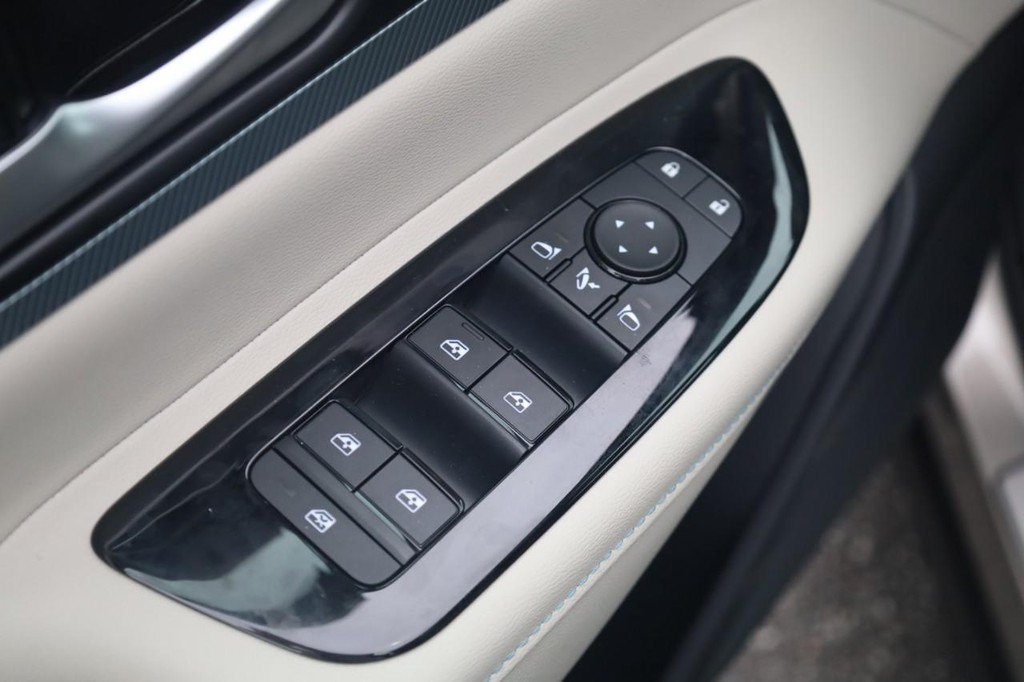New 2026 Nissan Murano Platinum w/ Cargo Package AWD/4WD image 11