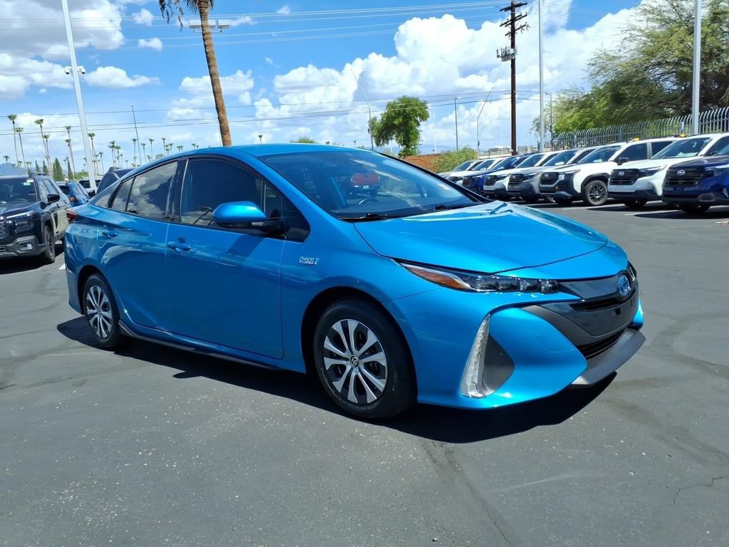 Used 2020 Toyota Prius Prime LE w/ Carpet Mat Package FWD image 31