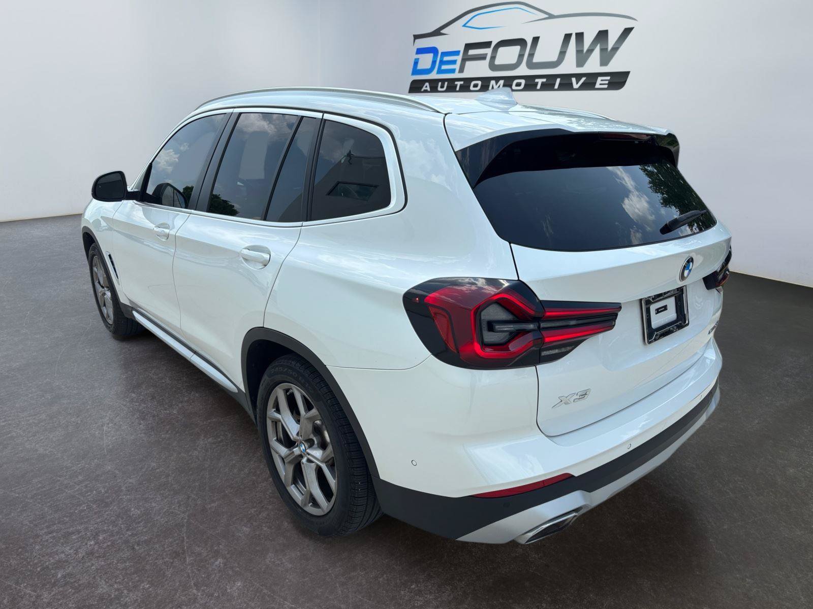 Used 2023 BMW X3 xDrive30i w/ Premium Package w/ZPA AWD/4WD image 17