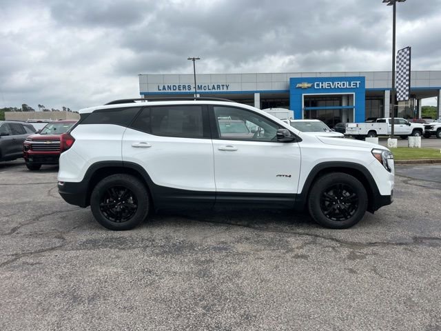 Used 2023 GMC Terrain AT4 AWD/4WD image 2