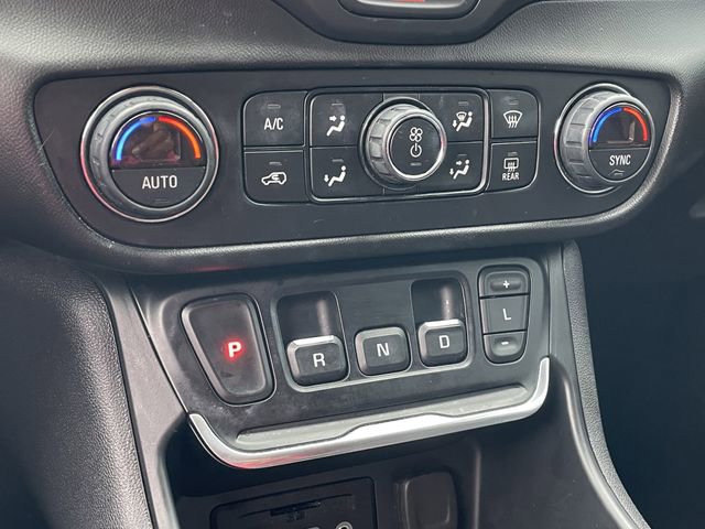 Used 2020 GMC Terrain SLT w/ Preferred Package FWD image 18