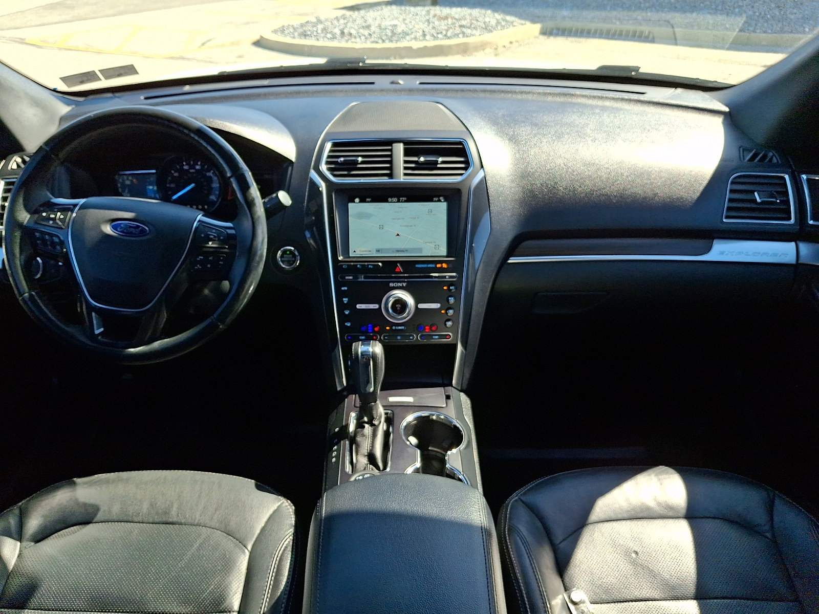 Used 2018 Ford Explorer Limited w/ Equipment Group 301A AWD/4WD image 15