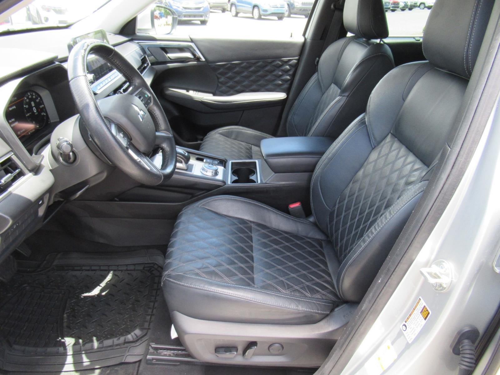 Used 2023 Mitsubishi Outlander SEL FWD image 16