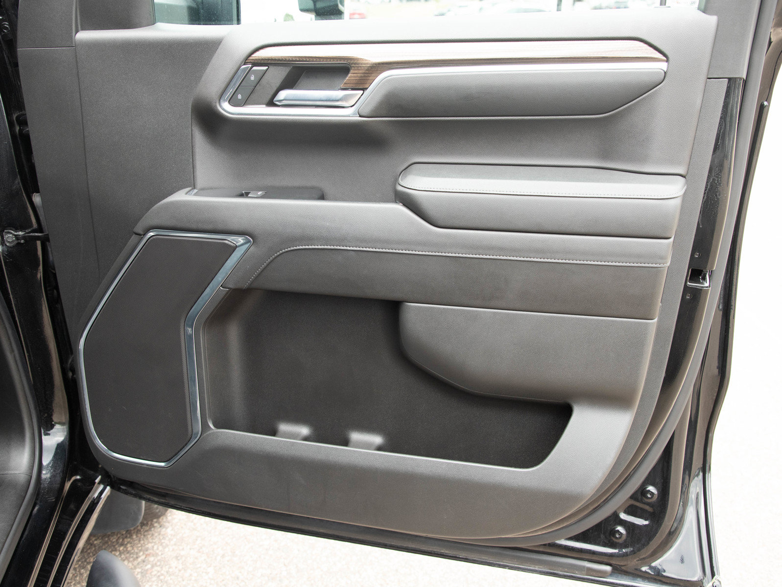 Used 2024 Chevrolet Silverado 1500 RST w/ Rally Edition AWD/4WD image 9