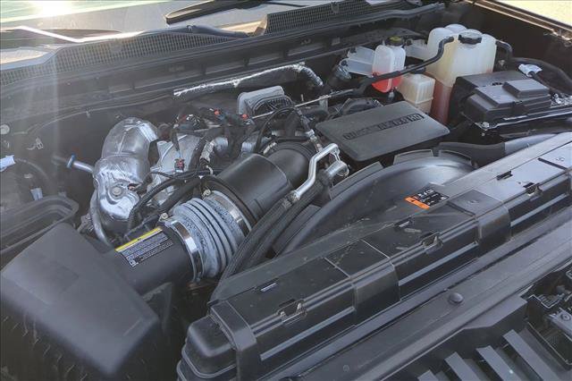 Used 2025 Chevrolet Silverado 2500 LTZ AWD/4WD image 21