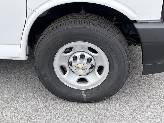 New 2026 Chevrolet Express 2500 w/ Driver Convenience Package RWD image 15