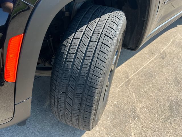 Used 2024 Jeep Grand Cherokee L Altitude AWD/4WD image 18