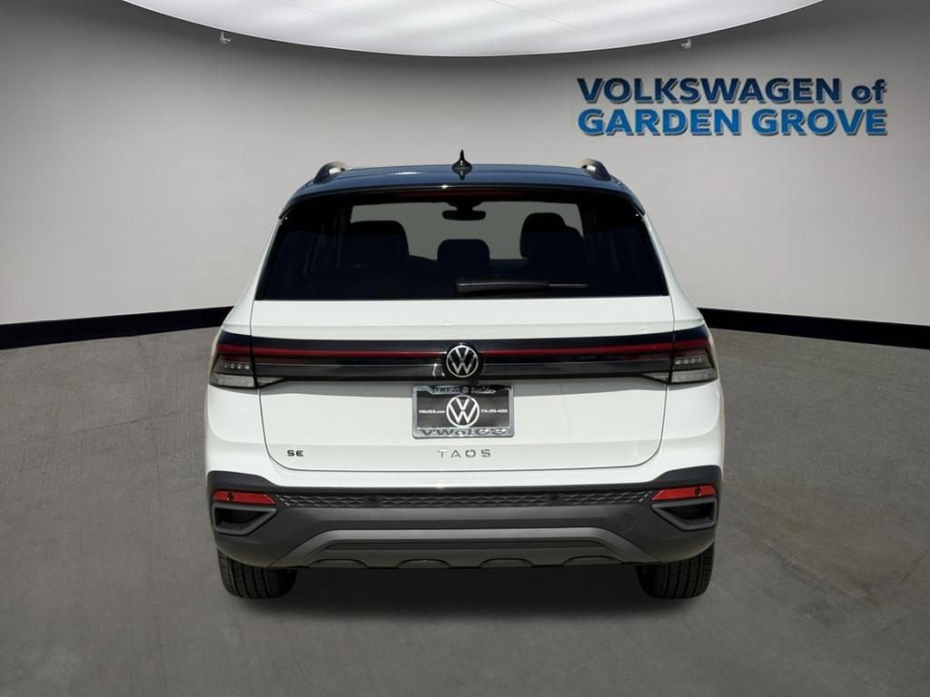 New 2026 Volkswagen Taos SE image 6