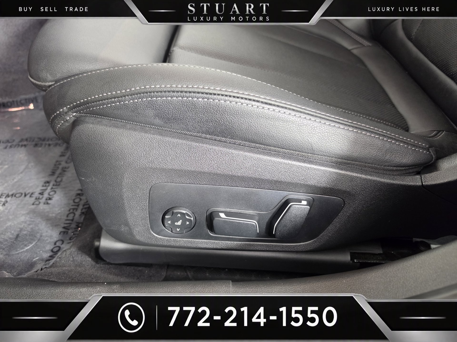 Used 2025 BMW 330i xDrive Sedan AWD/4WD image 4