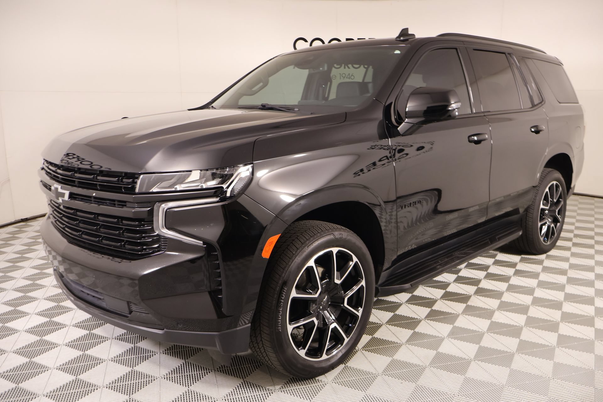 Used 2024 Chevrolet Tahoe RST w/ Luxury Package AWD/4WD image 11