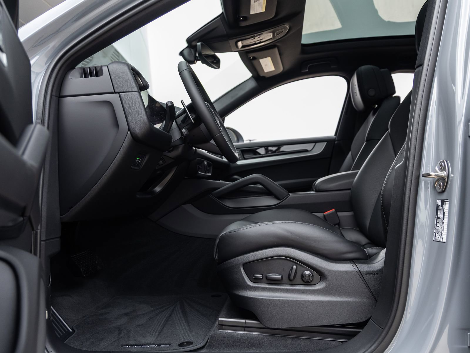 New 2026 Porsche Cayenne Coupe image 25