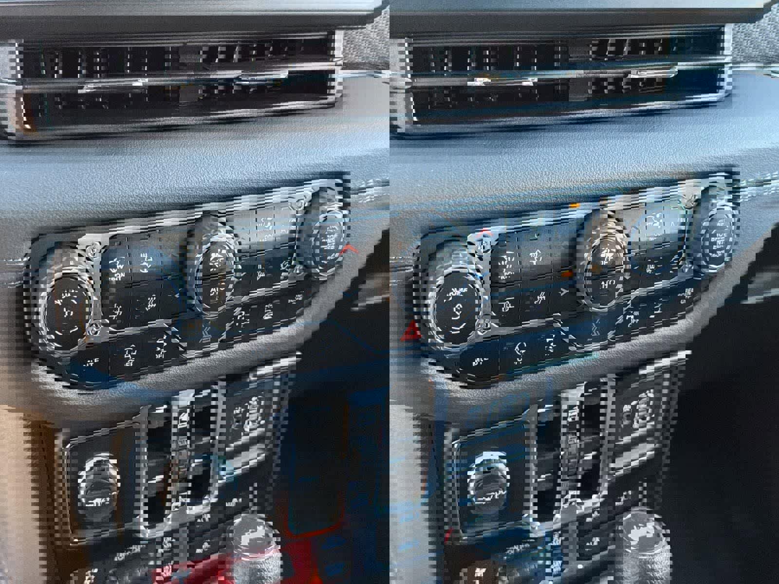 Used 2024 Jeep Wrangler Unlimited Rubicon w/ Technology Group image 15