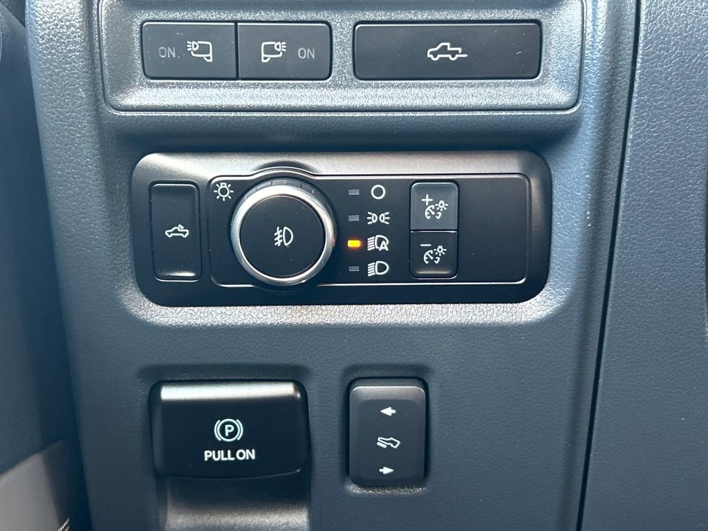 Used 2022 Ford F150 Lariat w/ Max Trailer Tow Package image 14