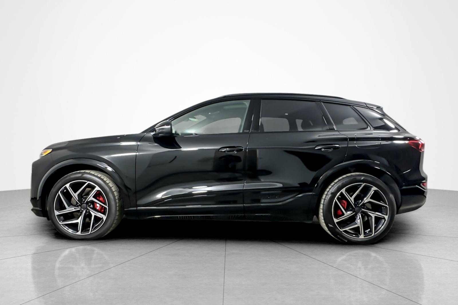 New 2027 Audi SQ6 e-tron Premium Plus AWD/4WD image 3