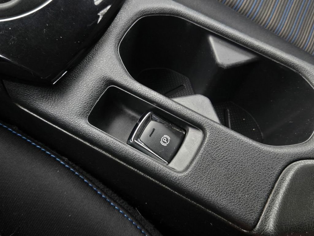 Used 2020 Nissan Leaf SV w/ SV Technology Package image 14