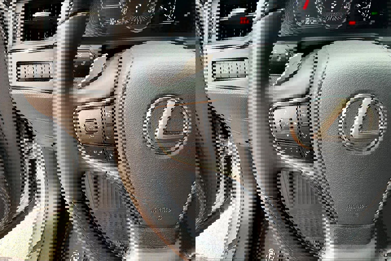 Used 2024 Lexus ES 350 Luxury w/ Technology Package image 23