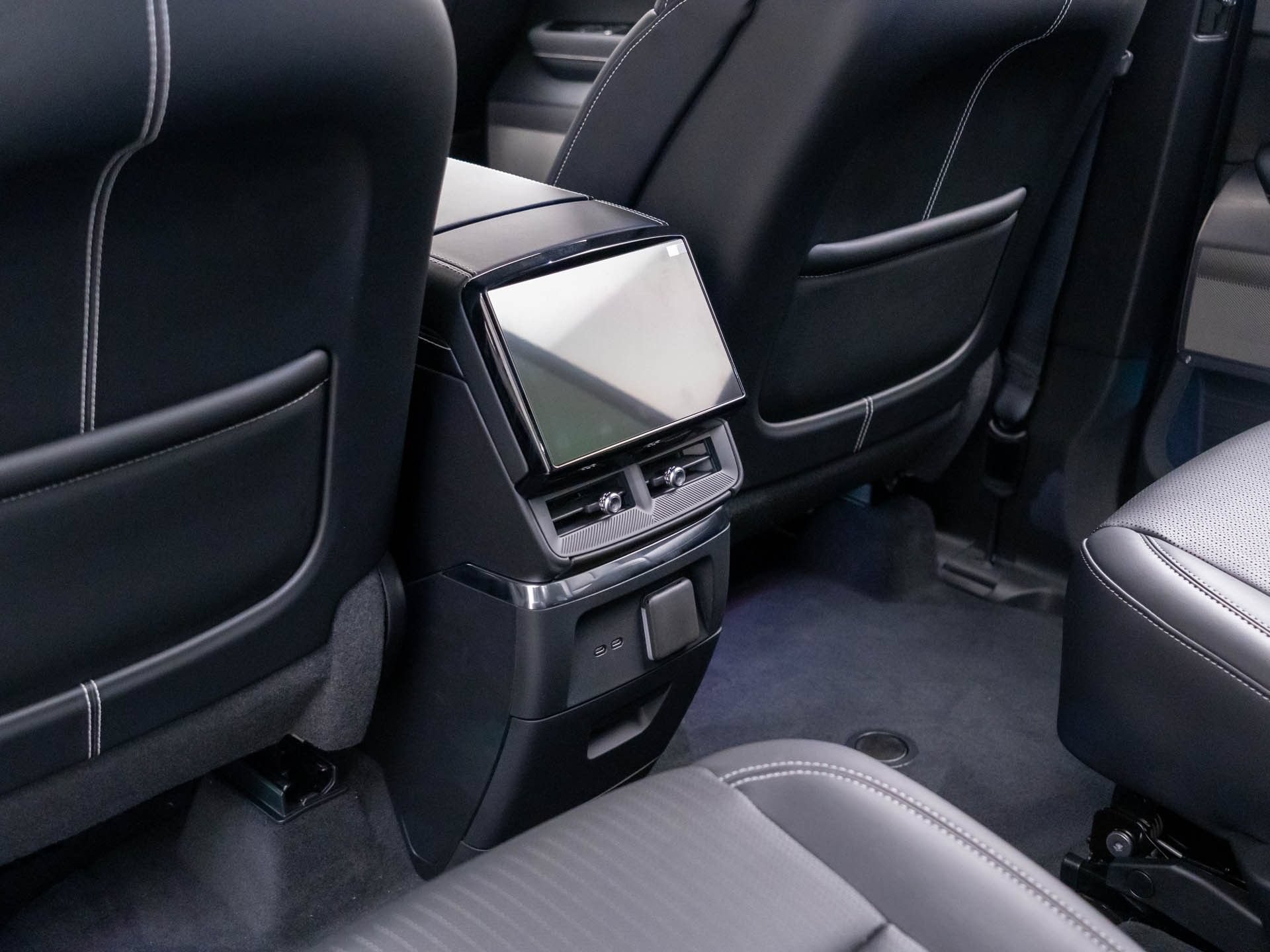 New 2027 Cadillac Vistiq Sport AWD/4WD image 17