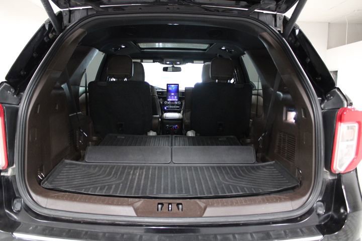 Used 2022 Ford Explorer King Ranch w/ Technology Package image 14