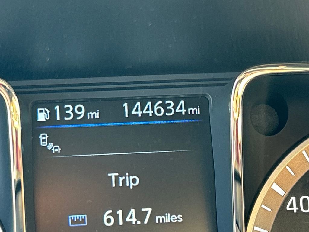 Used 2019 Nissan Titan SV w/ SV Convenience Package image 22