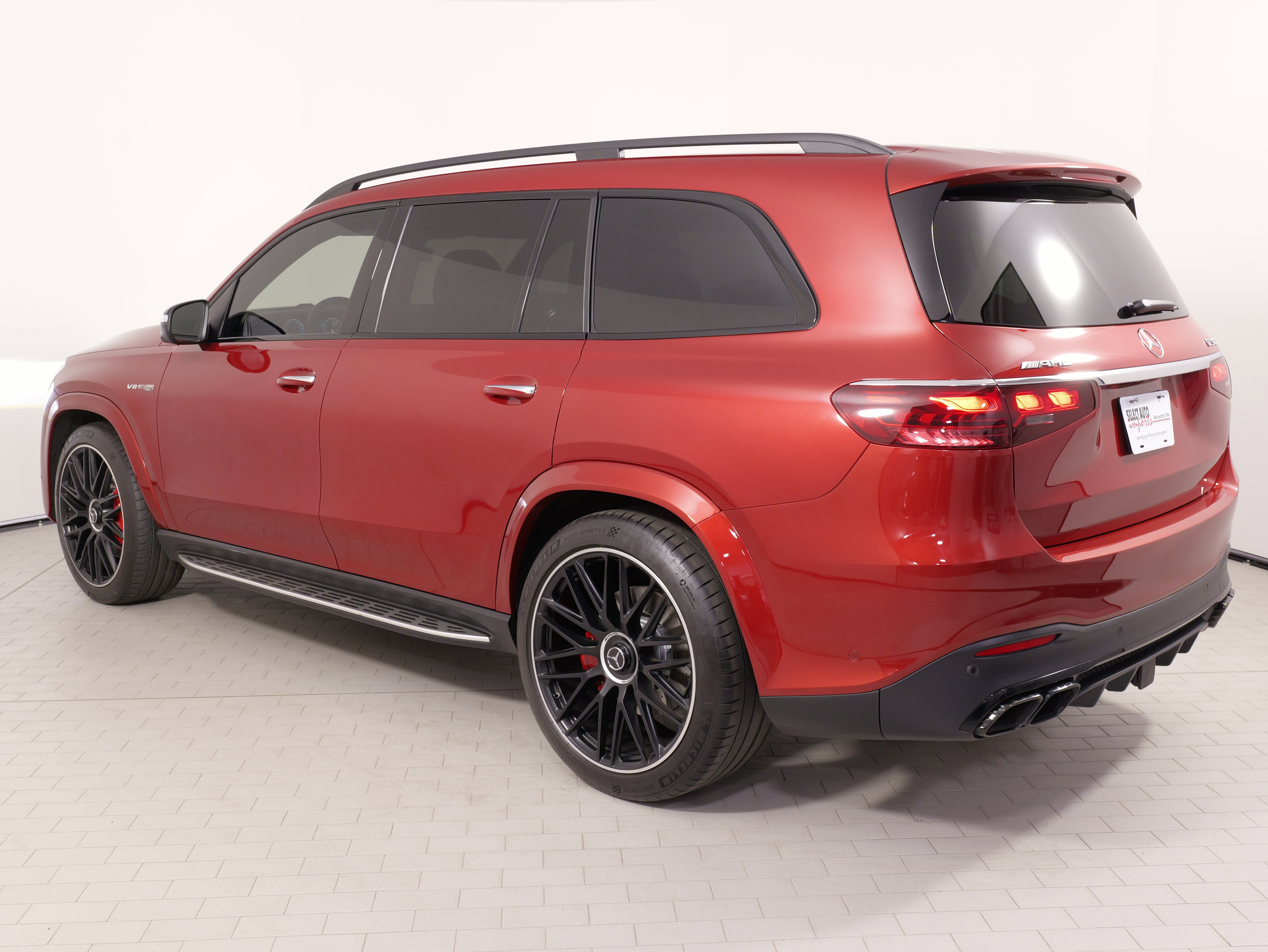 Used 2025 Mercedes-Benz GLS 63 AMG 4MATIC image 16