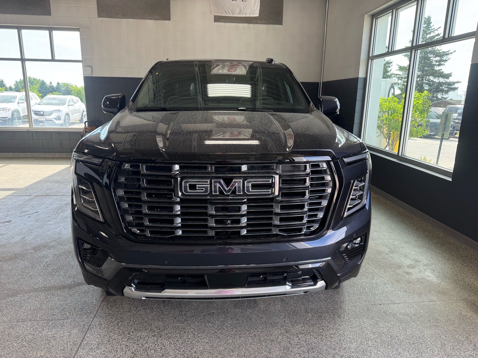 New 2026 GMC Yukon Denali Ultimate w/ LPO, Floor Liner Package AWD/4WD image 2