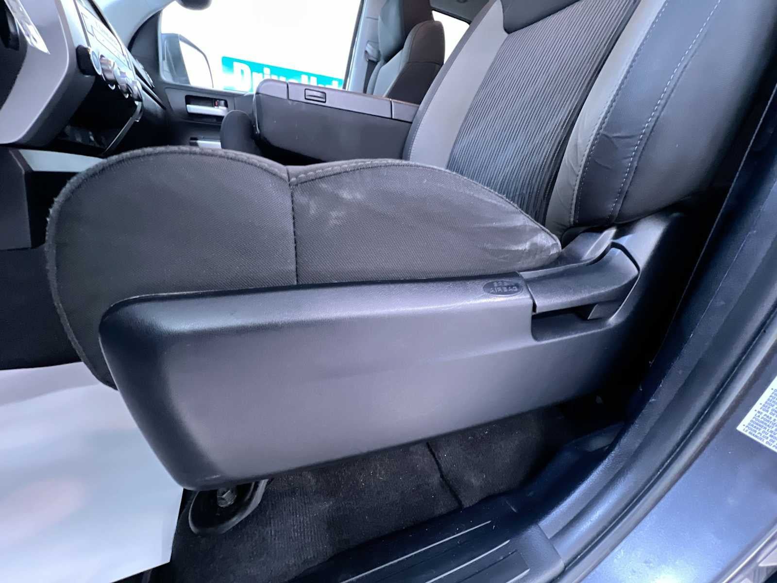 Used 2015 Toyota Tundra SR5 AWD/4WD image 13