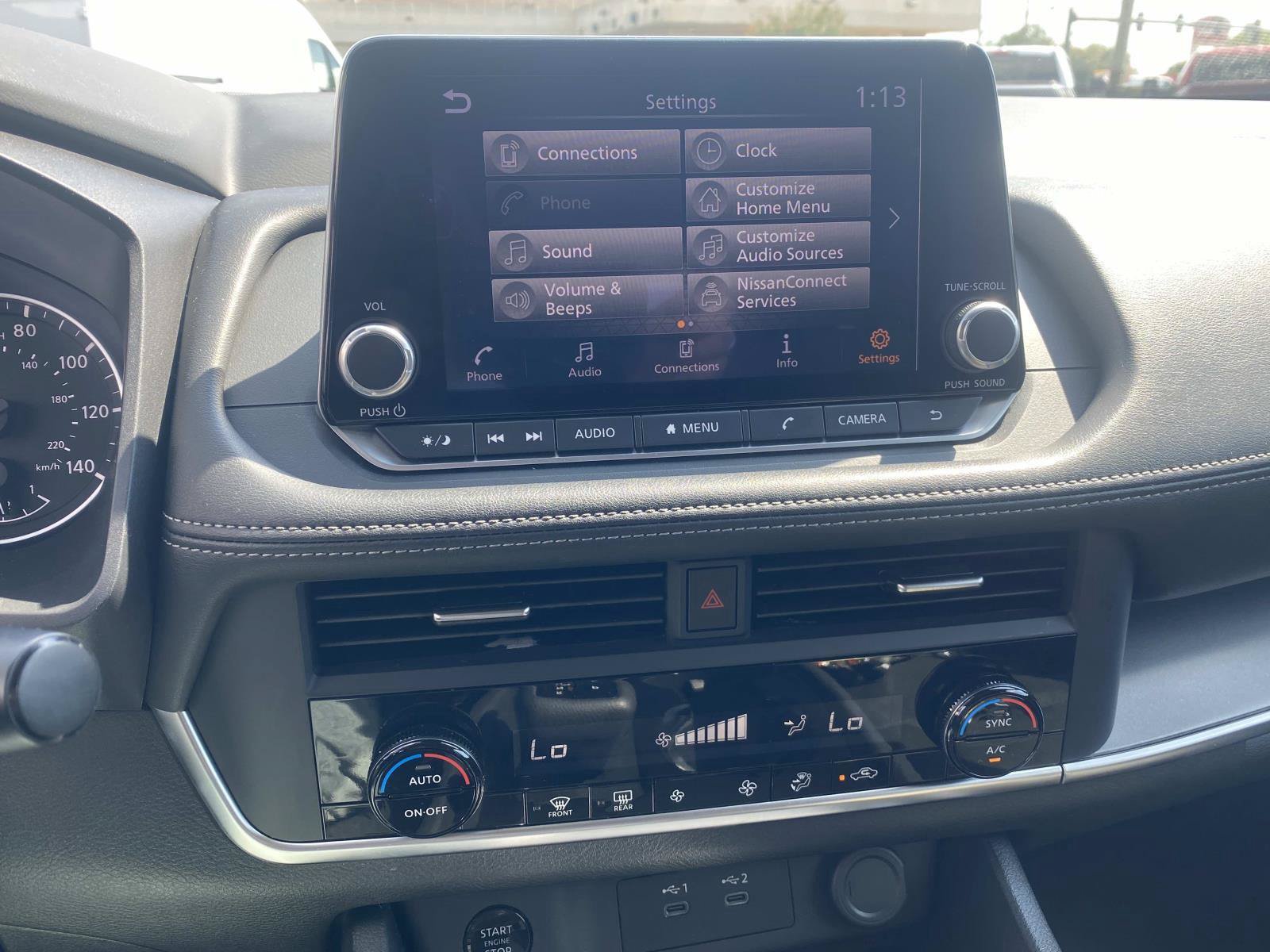 Used 2025 Nissan Rogue SV FWD image 28