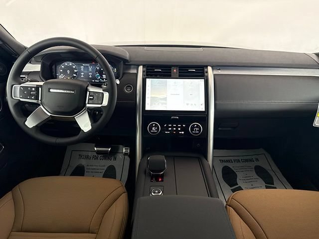 Certified 2025 Land Rover Discovery Dynamic SE AWD/4WD image 19
