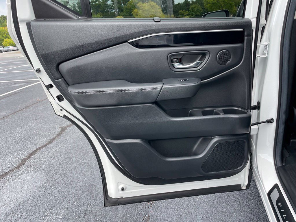 Certified 2025 Honda Pilot Touring image 38
