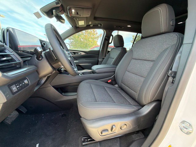 New 2027 Chevrolet Traverse LT w/ Sun and Wheel Package AWD/4WD image 13