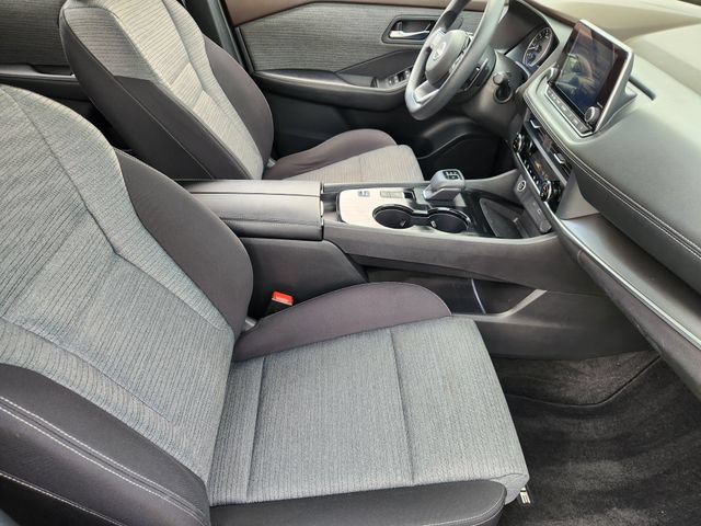 Used 2023 Nissan Rogue SV FWD image 15
