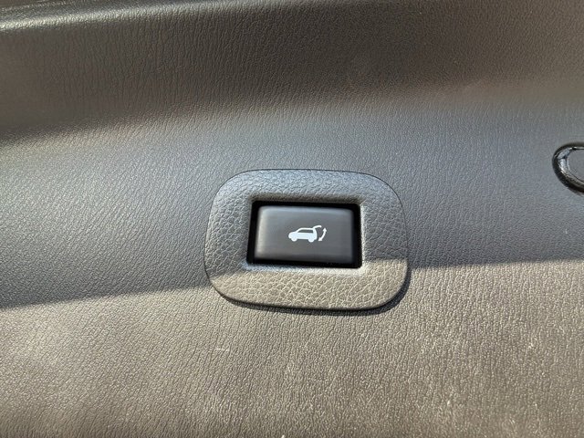 Certified 2020 Nissan Armada Platinum w/ Captain's Chairs Package image 21