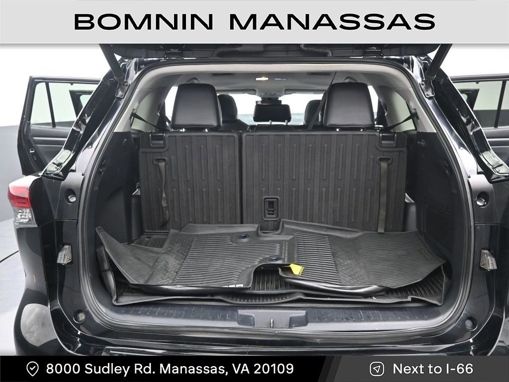 Used 2021 Toyota Highlander XLE image 11