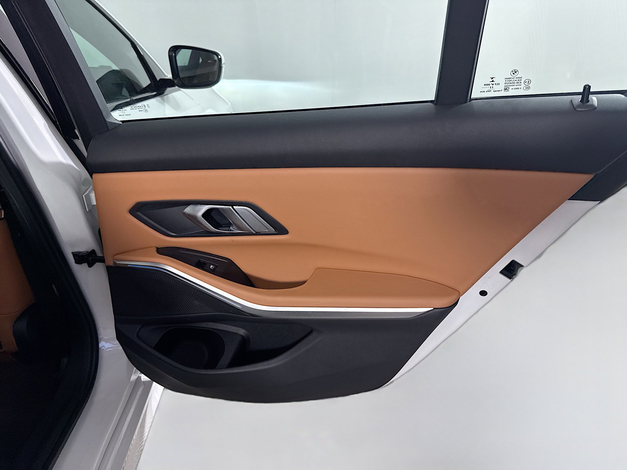 Used 2023 BMW 330e w/ Driving Assistance Package image 28