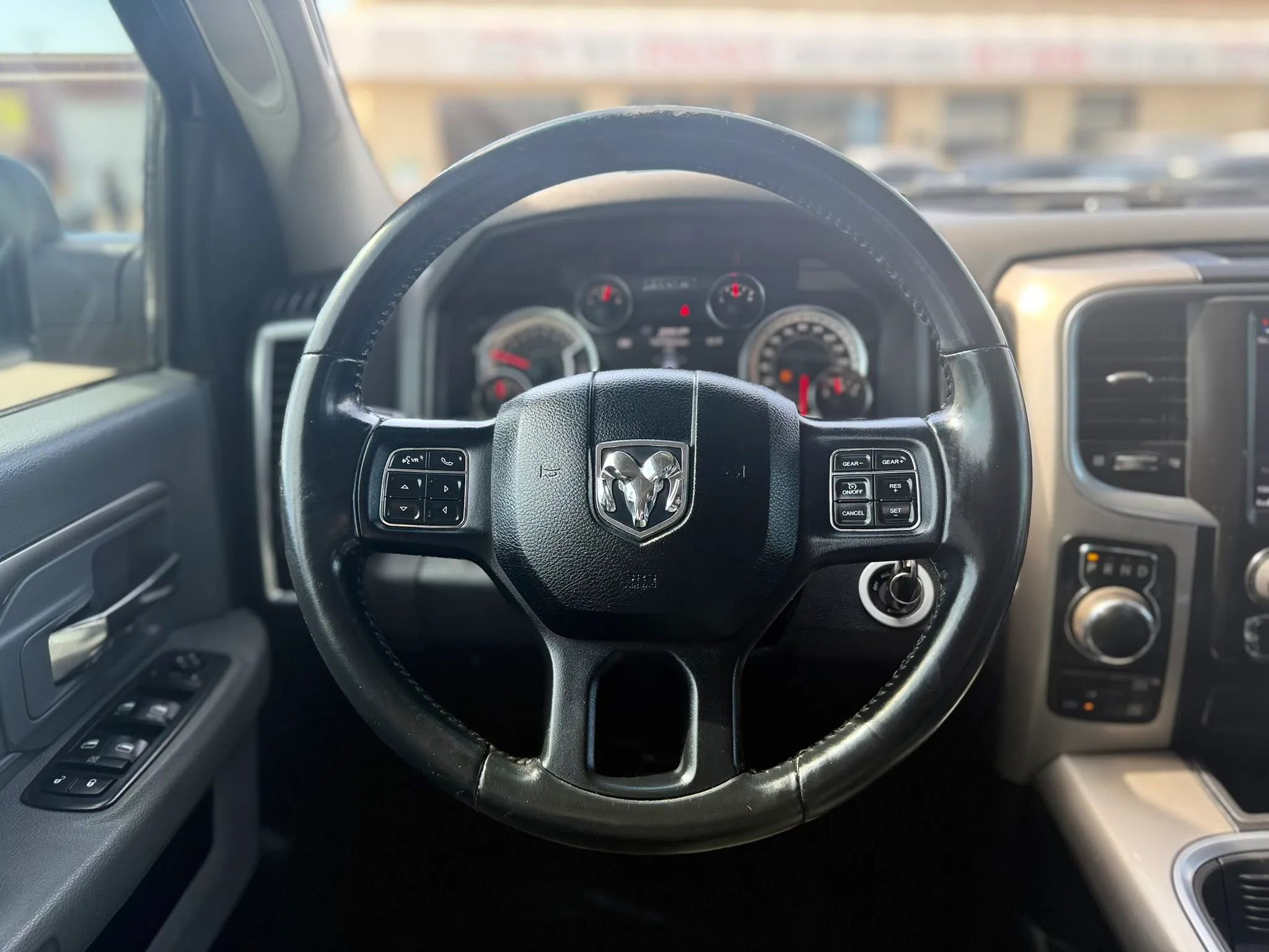 Used 2018 RAM 1500 SLT AWD/4WD image 25