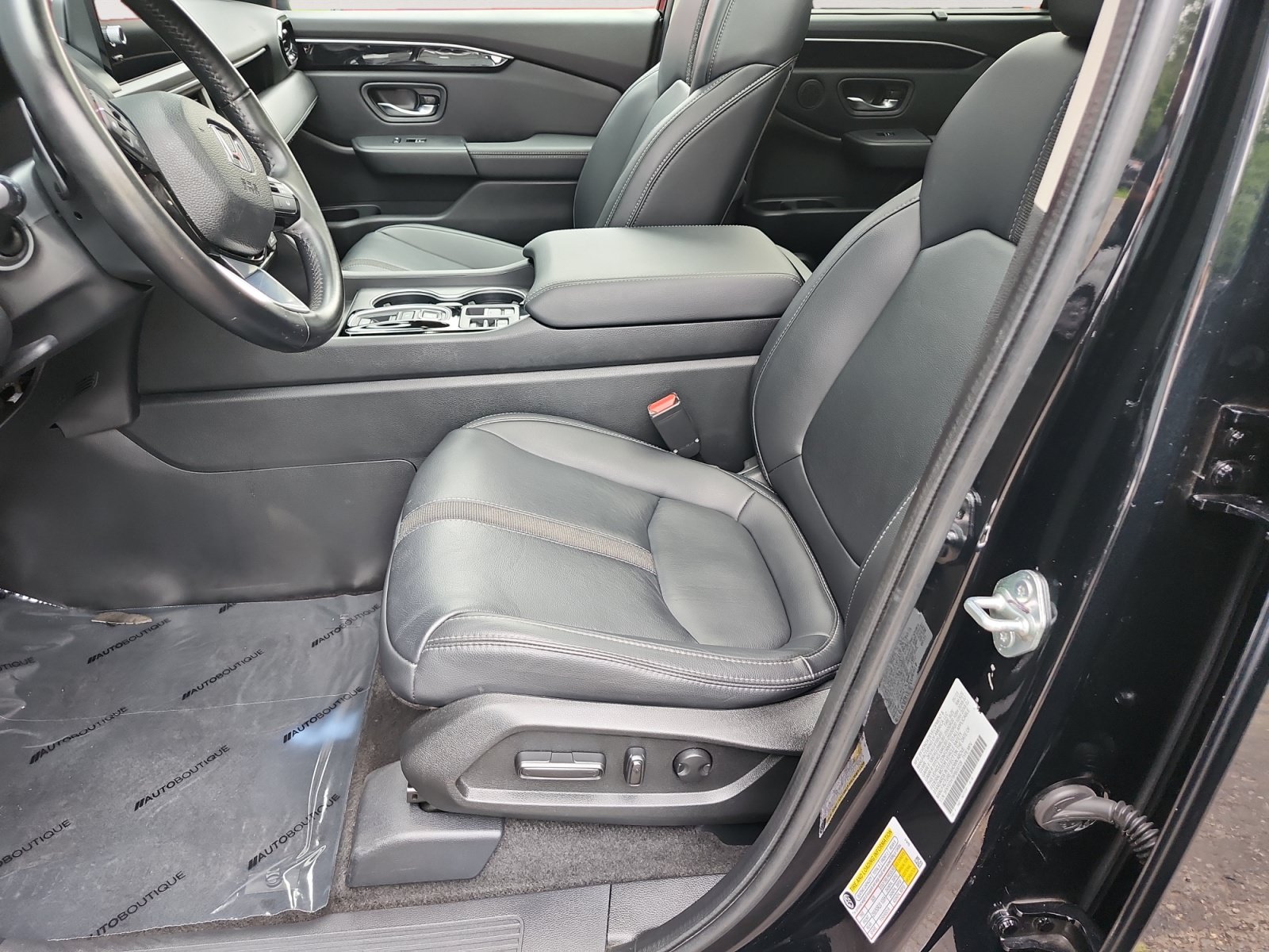 Used 2023 Honda Pilot Touring image 9